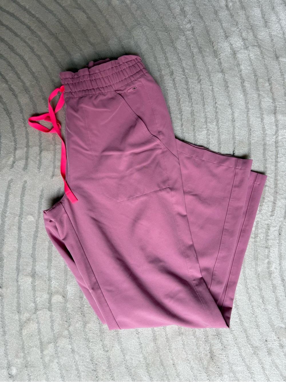 Figs Pink-Mauve Drawstring straight leg